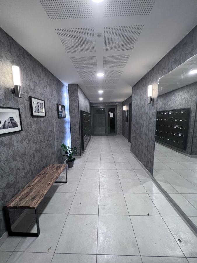 Chambre Privee Dans Un Appartement A 37 Min De Champs Elysees Sartrouville Eksteriør billede